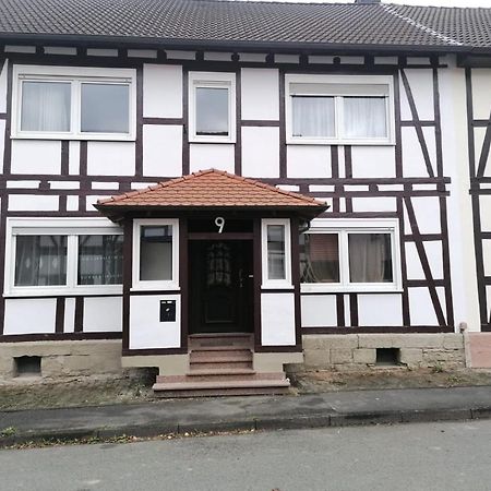 Monteurzimmer Oberlistingen Zweibettzimmer Mit 2 Baedern Breuna Екстер'єр фото