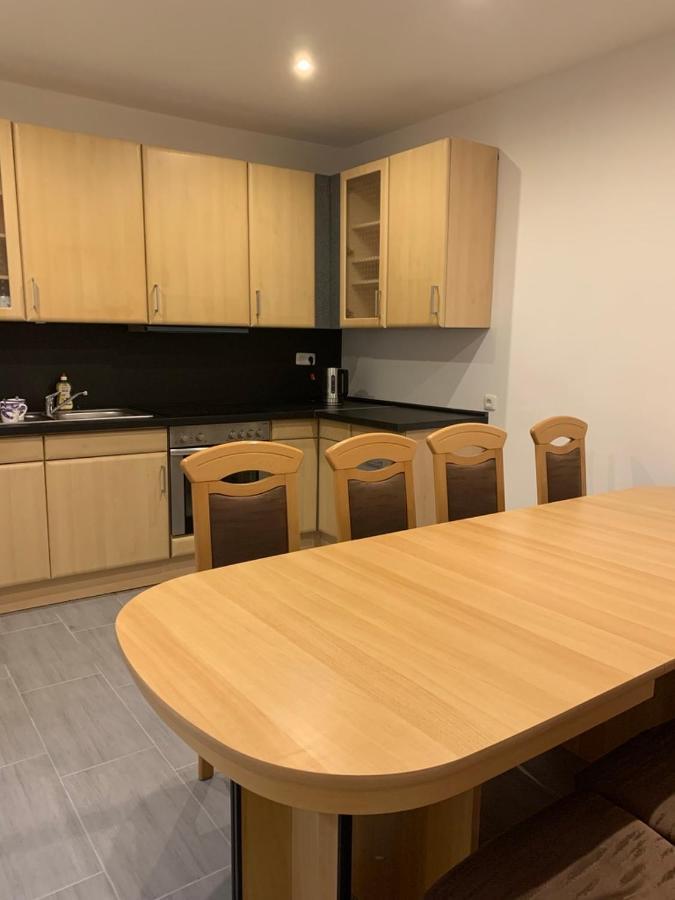 Monteurzimmer Oberlistingen Zweibettzimmer Mit 2 Baedern Breuna Екстер'єр фото