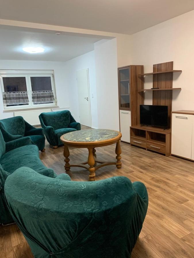Monteurzimmer Oberlistingen Zweibettzimmer Mit 2 Baedern Breuna Екстер'єр фото